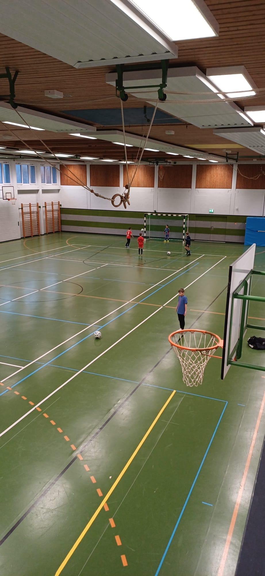 Gedankenschnell durch die Hallencamps...